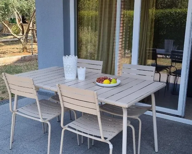 Apartman Casa Emma With Pool